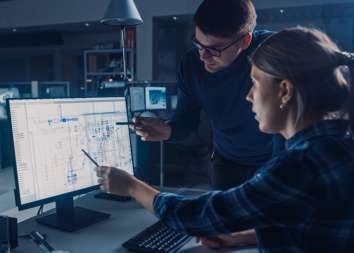 People-using-CAD-software